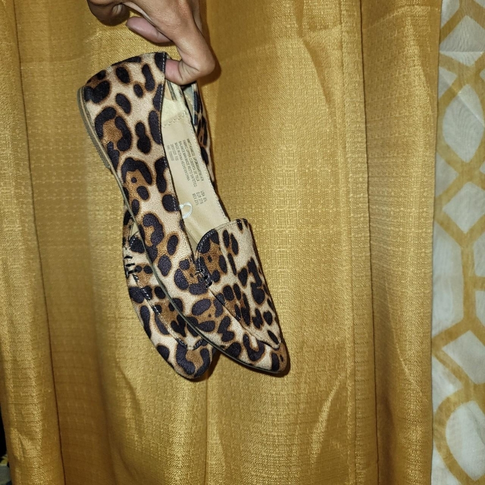 Twee Loafer StylePointed Toe Cheetah Print Flats